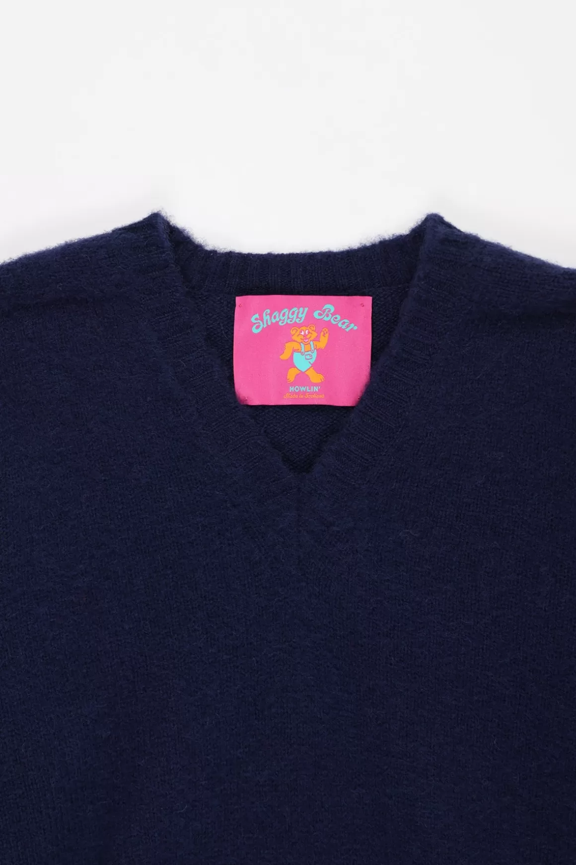 Shaggy Bear V-Neck - Navy>Howlin' Hot